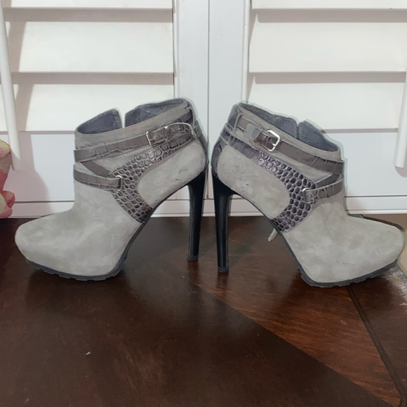 Women’s Guess Suede Booties 6 1/2 - Picture 2 of 8